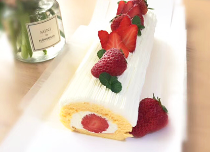 オーダーメイドギフトはちみつロール with フルーツの画像