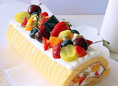 はちみつロールwithフルーツの画像